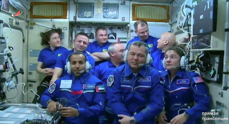 Экипаж в составе 9 человек на борту МКС Экипаж в составе 9 человек на борту МКС