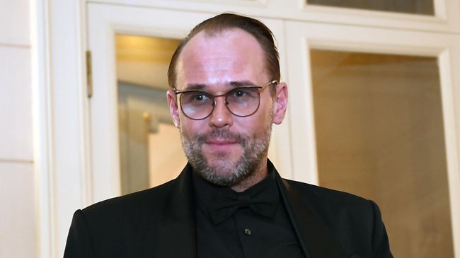 Актер Максим Аверин Актер Максим Аверин