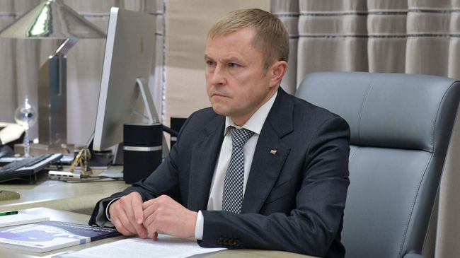 Президент общероссийской общественной организации малого и среднего предпринимательства Опора России Александр Калинин во время встречи с председателем правительства РФ Дмитрием Медведевым Президент общероссийской общественной организации малого и среднего предпринимательства Опора России Александр Калинин во время встречи с председателем правительства РФ Дмитрием Медведевым