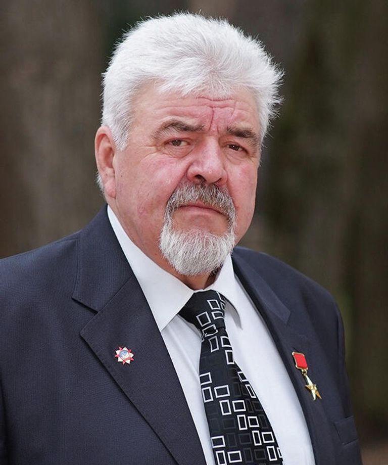 Александр Бондарь
