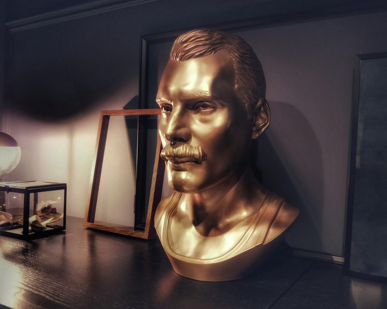Бюст Фредди Меркьюри