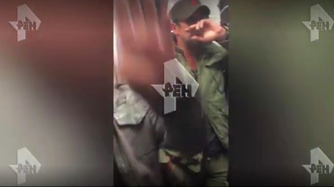 Стоп-кадр видео инцидента на рейсе Барнаул - Москва