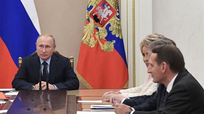 Президент РФ Владимир Путин проводит совещание с постоянными членами Совета безопасности РФ. 27 сентября 2019 Президент РФ Владимир Путин проводит совещание с постоянными членами Совета безопасности РФ. 27 сентября 2019