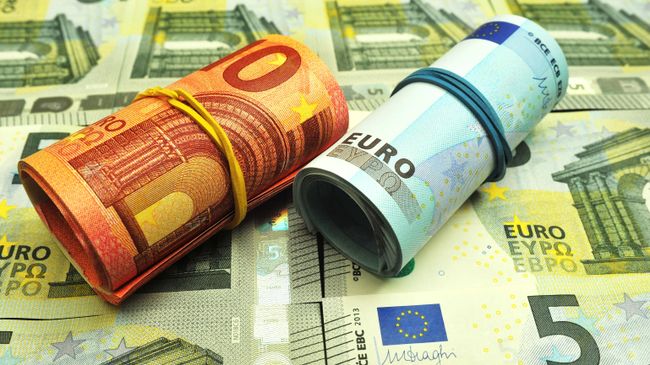 Банкноты номиналом 5, 10 и 20 евро
