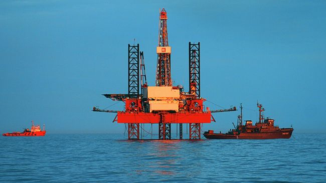 Самоподъемная плавучая буровая установка Астра в Каспийском море Самоподъемная плавучая буровая установка Астра в Каспийском море