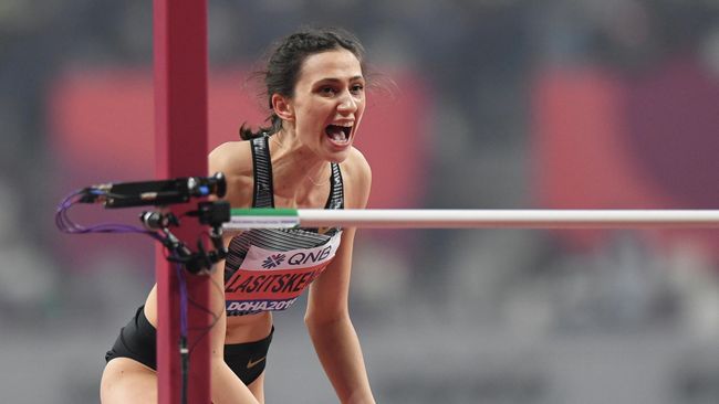 Российская спортсменка Мария Ласицкене в финальных соревнованиях по прыжкам в высоту среди женщин на чемпионате мира по легкой атлетике 2019 в Дохе. Российская спортсменка Мария Ласицкене в финальных соревнованиях по прыжкам в высоту среди женщин на чемпионате мира по легкой атлетике 2019 в Дохе.
