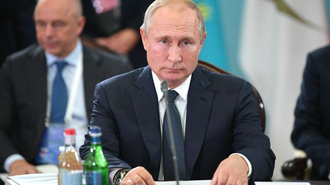 Президент РФ Владимир Путин принимает участие в заседании ВЕЭС в узком составе в Ереване. 1 октября 2019