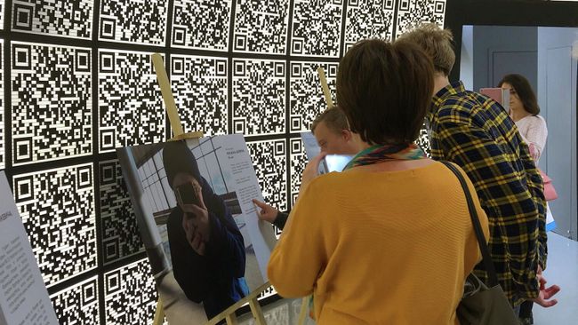 Мир глазами людей с синдромом Дауна: в Москве открылась необычная выставка Мир глазами людей с синдромом Дауна: в Москве открылась необычная выставка