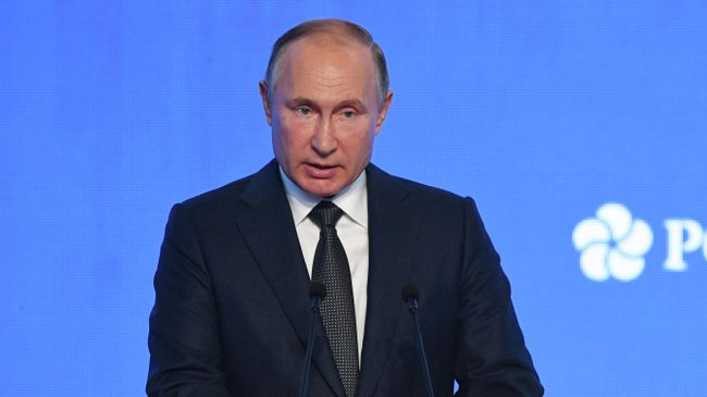 Президент РФ Владимир Путин выступает на третьем международном форуме Российская энергетическая неделя - 2019 Президент РФ Владимир Путин выступает на третьем международном форуме Российская энергетическая неделя - 2019