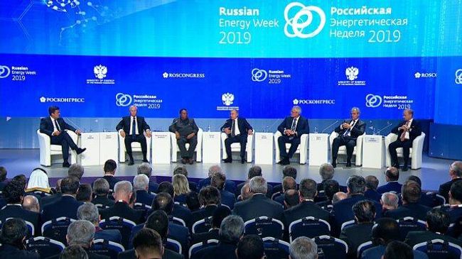 Путин пошутил о вмешательстве в президентские выборы в США Путин пошутил о вмешательстве в президентские выборы в США