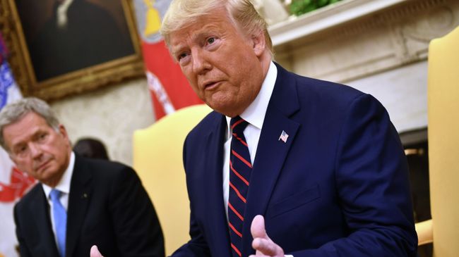 Президент США Дональд Трамп и президент Финляндии Саули Ниинисте в Белом доме в Вашингтоне. 2 октября 2019 Президент США Дональд Трамп и президент Финляндии Саули Ниинисте в Белом доме в Вашингтоне. 2 октября 2019
