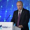 Президент РФ Владимир Путин выступает на пленарной сессии XVI заседания Международного дискуссионного клуба Валдай