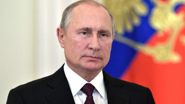 Президент РФ Владимир Путин во время поздравления российских педагогов с профессиональным праздником - Днём учителя. 5 октября 2019