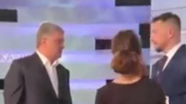 Порошенко устроил перепалку на украинском шоу из-за формулы Штайнмайера Порошенко устроил перепалку на украинском шоу из-за формулы Штайнмайера