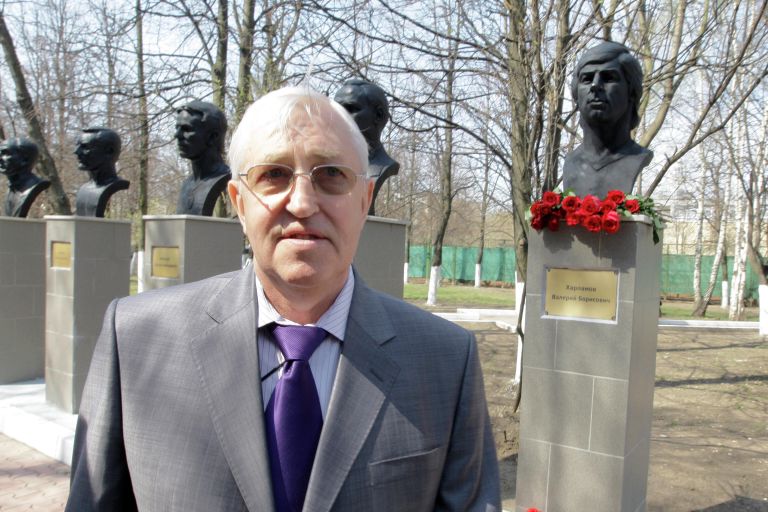 Борис Михайлов на церемонии открытия бюста Валерию Харламову