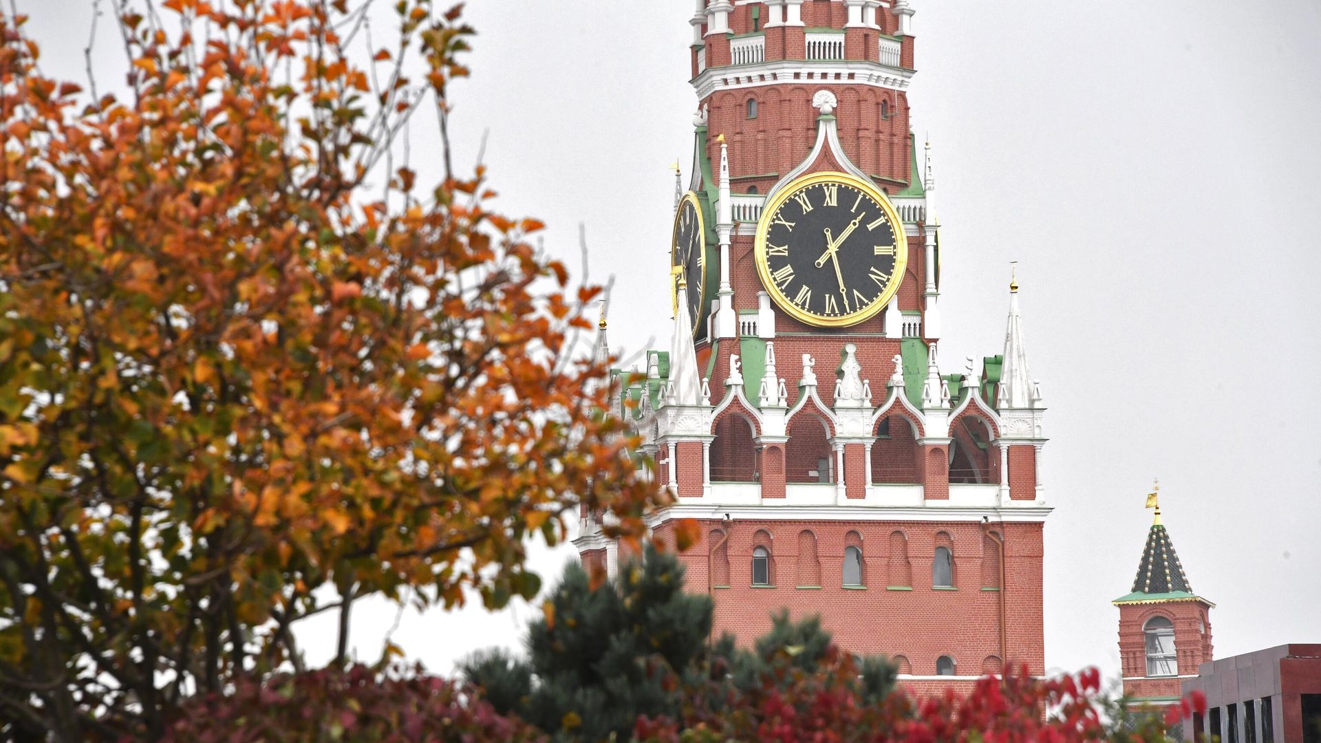 Спасская башня Московского Кремля Спасская башня Московского Кремля - РИА Новости, 1920, 31.10.2022