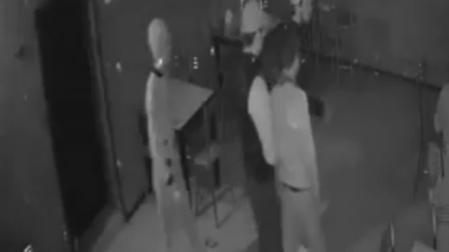 Пятеро мужчин устроили драку в подмосковном кафе Пятеро мужчин устроили драку в подмосковном кафе