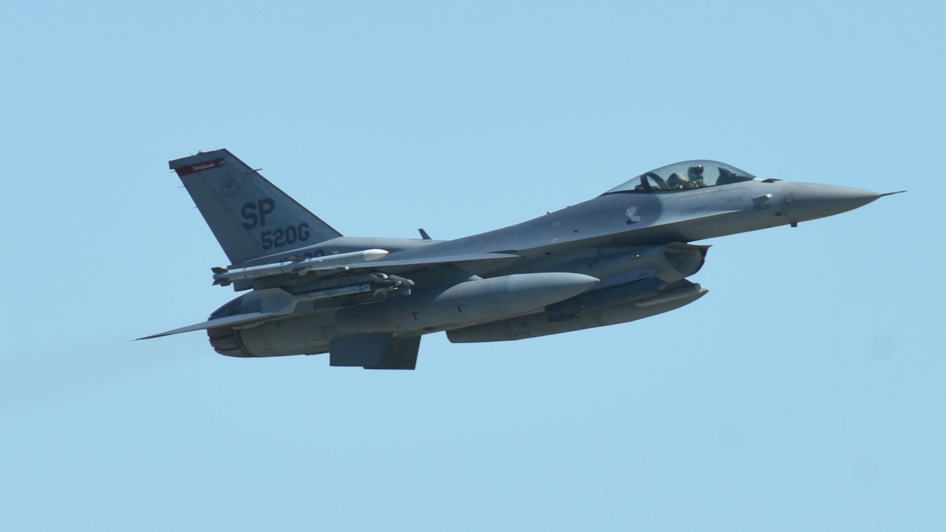 Американский истребитель F-16 Fighting Falcon Американский истребитель F-16 Fighting Falcon - РИА Новости, 1920, 08.12.2024