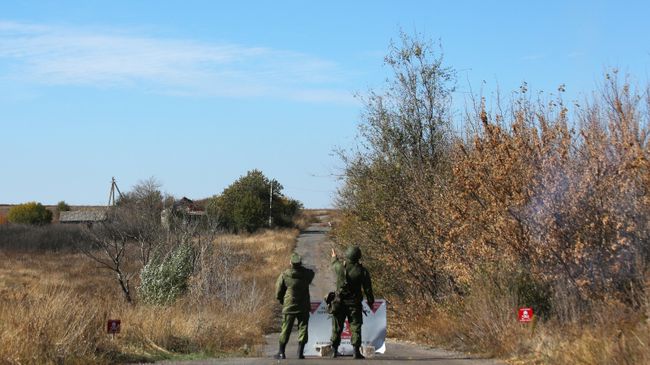 Представители ДНР в селе Петровское в Донецкой области Представители ДНР в селе Петровское в Донецкой области