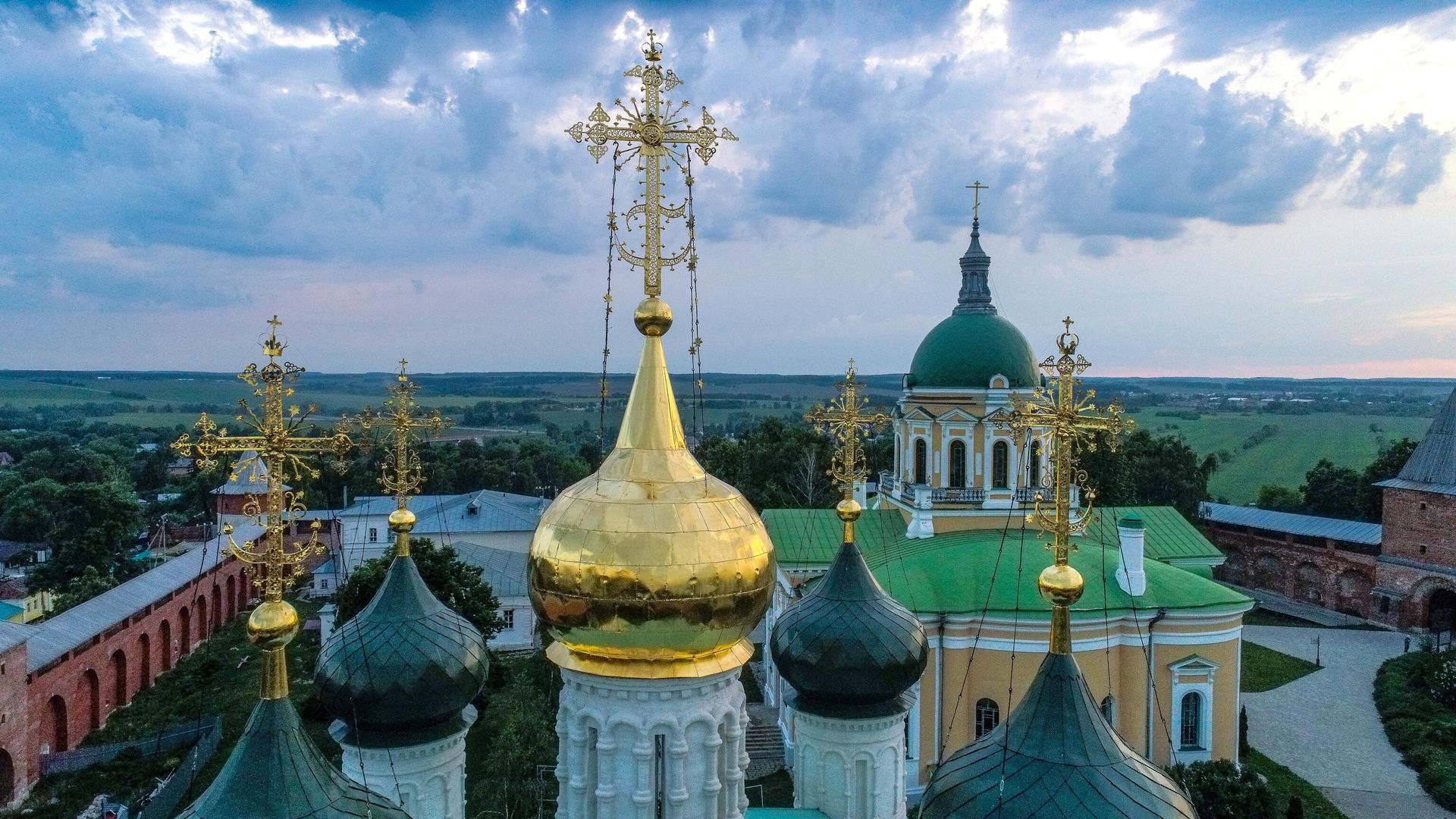 Купола собора Николая Чудотворца на территории государственного музея-заповедника Зарайский кремль Купола собора Николая Чудотворца на территории государственного музея-заповедника Зарайский кремль - РИА Новости, 1920, 23.07.2021