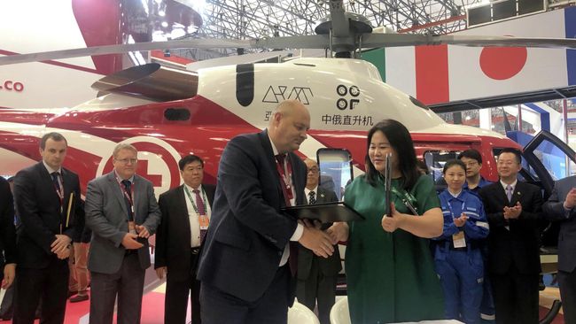 Вертолеты России и компания Sino-Russian Helicopter Group подписали соглашение о поставке двух первых спасательных вертолетов Ансат китайской стороне Вертолеты России и компания Sino-Russian Helicopter Group подписали соглашение о поставке двух первых спасательных вертолетов Ансат китайской стороне