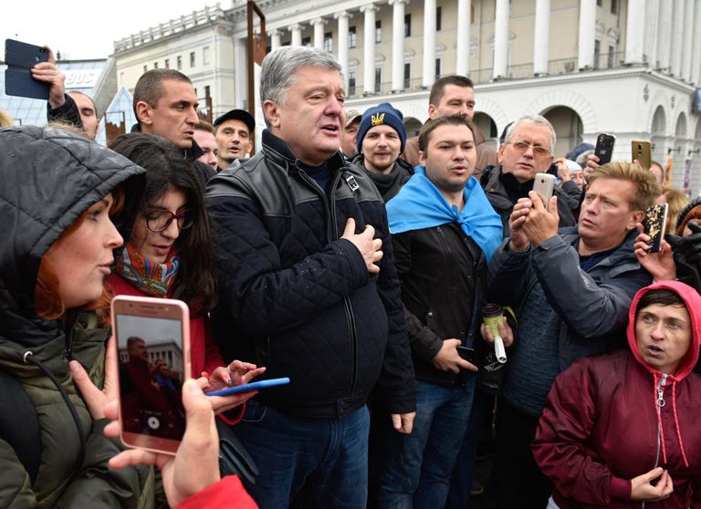 Бывший президент Украины Петр Порошенко на акции Нет Капитуляции против согласования Киевом формулы Штайнмайера 