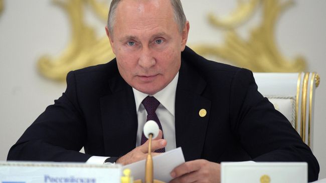 Президент РФ Владимир Путин на заседании Совета глав государств СНГ Президент РФ Владимир Путин на заседании Совета глав государств СНГ