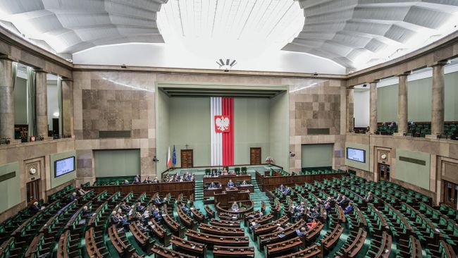 Зал заседаний парламента Польши Зал заседаний парламента Польши