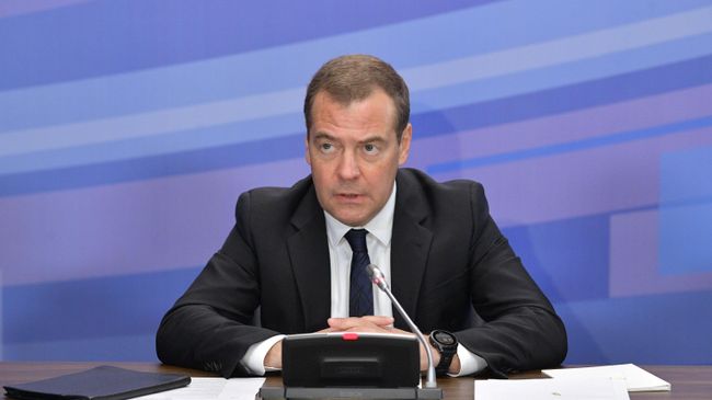 редседатель правительства РФ Дмитрий Медведев проводит совещание о ходе реализации национального проекта Безопасные и качественные автомобильные дороги редседатель правительства РФ Дмитрий Медведев проводит совещание о ходе реализации национального проекта Безопасные и качественные автомобильные дороги