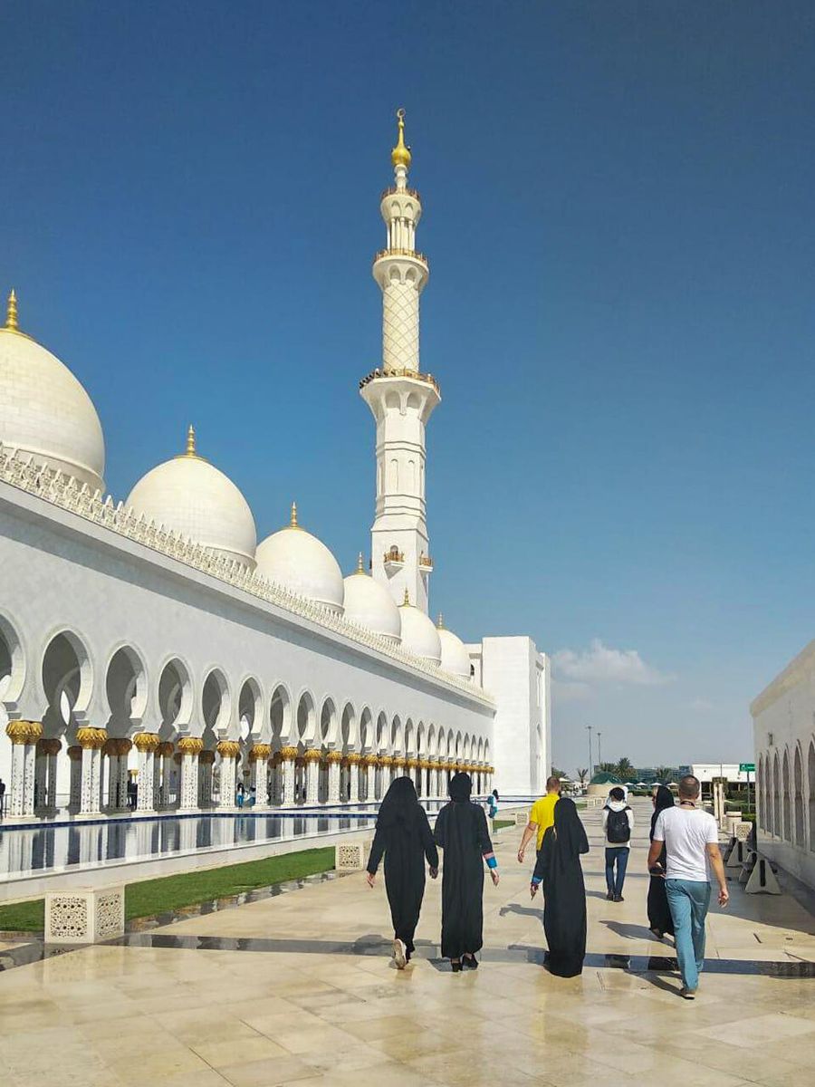 Мечеть шейха Зайда в Абу-Даби, ОАЭ Мечеть шейха Зайда в Абу-Даби, ОАЭ
