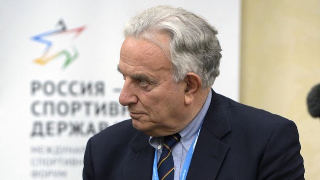11 октября 2016. Президент Ассоциации международных федераций летних олимпийских видов спорта Франческо Риччи-Битти перед началом встречи в Коврове президента РФ Владимира Путина с представителями международных спортивных организаций - участниками Международного спортивного форума Россия - спортивная держава.
