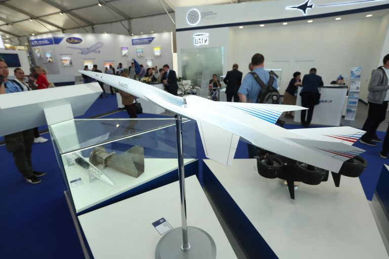 Макет сверхзвукового пассажирского лайнера на МАКС-2019 Макет сверхзвукового пассажирского лайнера на МАКС-2019