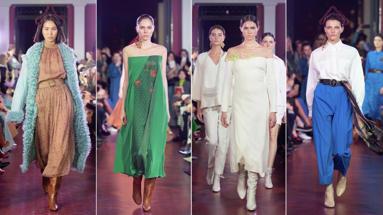 Модели демонстрируют одежду из новой коллекции Alena Akhmadullina в рамках Mercedes-Benz Fashion Week Russia в Государственном музее изобразительных искусств имени А. С. Пушкина в Москве Модели демонстрируют одежду из новой коллекции Alena Akhmadullina в рамках Mercedes-Benz Fashion Week Russia в Государственном музее изобразительных искусств имени А. С. Пушкина в Москве