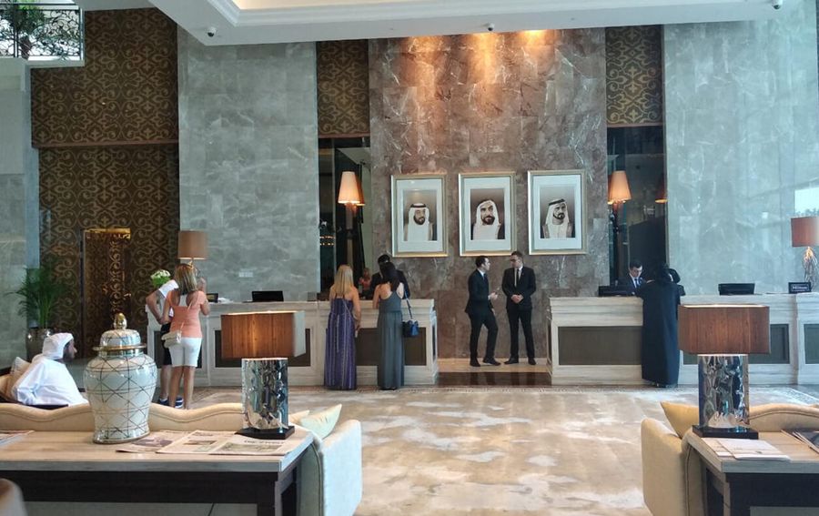 В холле отеля Waldorf Astoria Dubai Palm Jumeirah В холле отеля Waldorf Astoria Dubai Palm Jumeirah