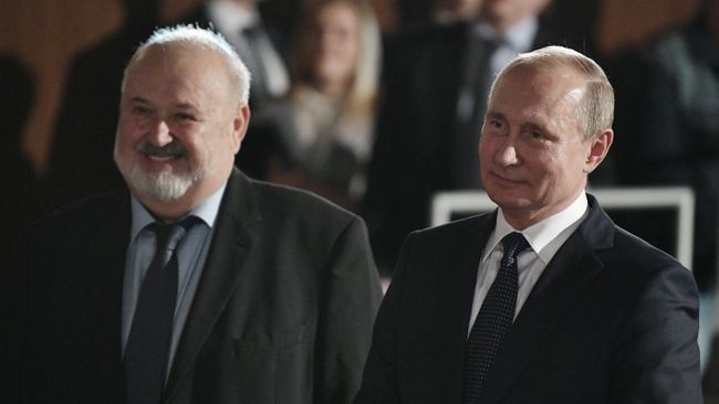 Президент РФ Владимир Путин во время посещения Всероссийского государственного института кинематографии имени С. А. Герасимова Президент РФ Владимир Путин во время посещения Всероссийского государственного института кинематографии имени С. А. Герасимова