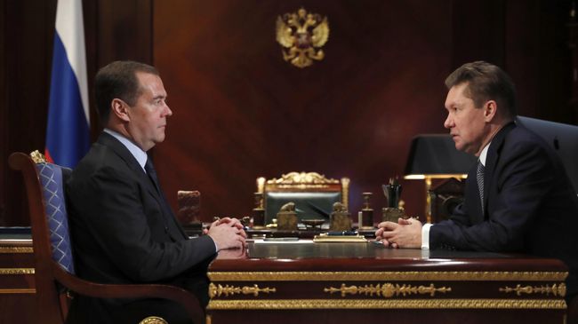 Председатель правительства РФ Дмитрий Медведев и председатель правления компании Газпром Алексей Миллер Председатель правительства РФ Дмитрий Медведев и председатель правления компании Газпром Алексей Миллер
