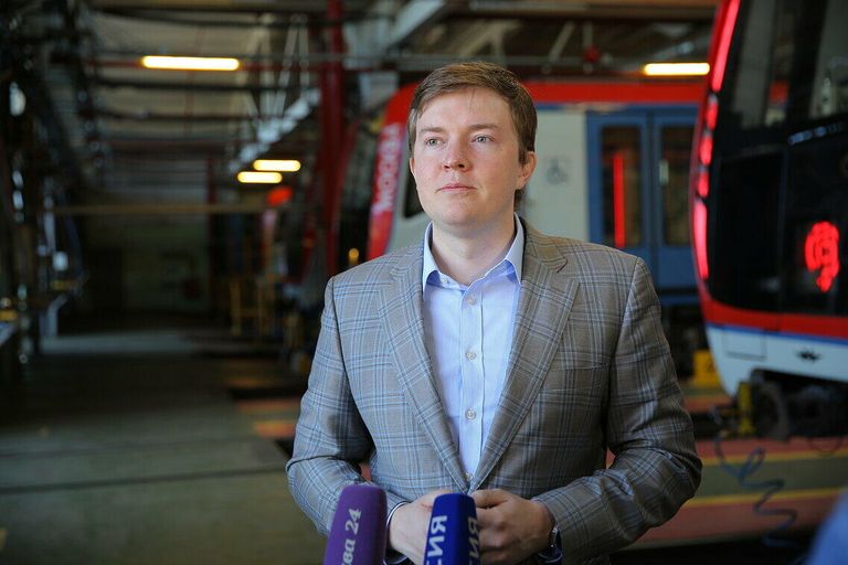 Первый заместитель начальника метрополитена по стратегическому развитию и клиентской работе ГУП Московский метрополитен Роман Латыпов Первый заместитель начальника метрополитена по стратегическому развитию и клиентской работе ГУП Московский метрополитен Роман Латыпов