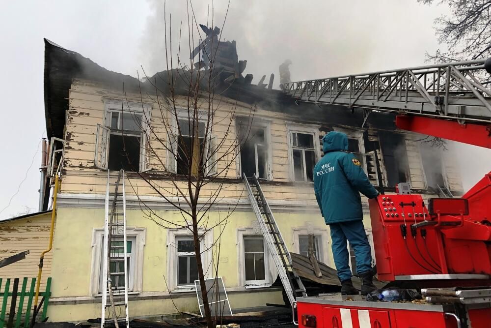 Ликвидация пожара в многоквартирном доме в Ростове Ликвидация пожара в многоквартирном доме в Ростове - РИА Новости, 1920, 01.12.2020