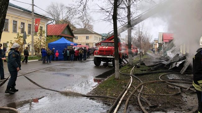Ликвидация пожара в многоквартирном доме в Ростове Ликвидация пожара в многоквартирном доме в Ростове