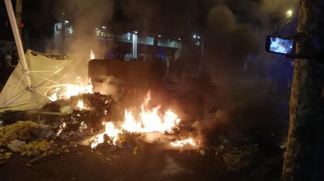 Поджоги баррикад на субботних протестах в Барселоне. 19 октября 2019 Поджоги баррикад на субботних протестах в Барселоне. 19 октября 2019
