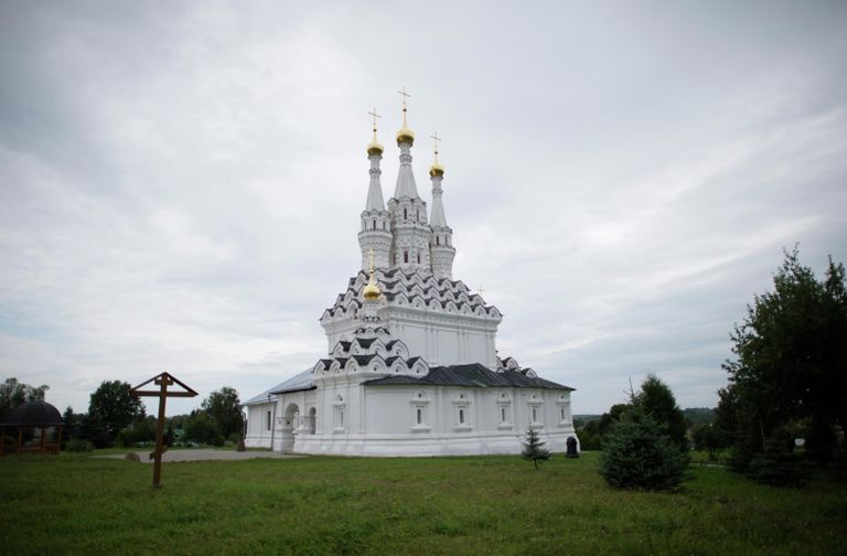 Вид на Одигитриевскую церковь Иоанно-Предтеченского монастыря в городе Вязьма Смоленской области Вид на Одигитриевскую церковь Иоанно-Предтеченского монастыря в городе Вязьма Смоленской области