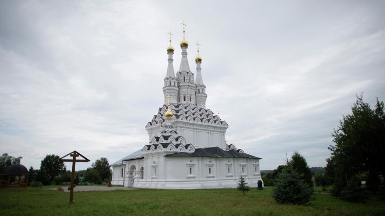 Вид на Одигитриевскую церковь Иоанно-Предтеченского монастыря в городе Вязьма Смоленской области Вид на Одигитриевскую церковь Иоанно-Предтеченского монастыря в городе Вязьма Смоленской области