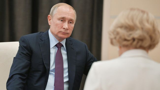 Президент РФ В. Путин встретился с вице-премьером О. Голодец Президент РФ В. Путин встретился с вице-премьером О. Голодец