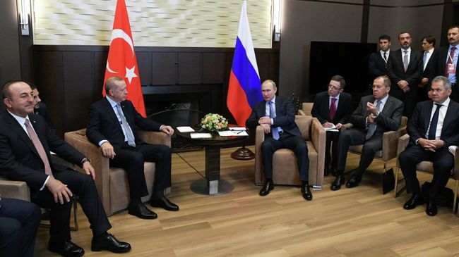 Президент РФ Владимир Путин и президент Турции Реджеп Тайип Эрдоган во время встречи. 22 октября 2019 Президент РФ Владимир Путин и президент Турции Реджеп Тайип Эрдоган во время встречи. 22 октября 2019