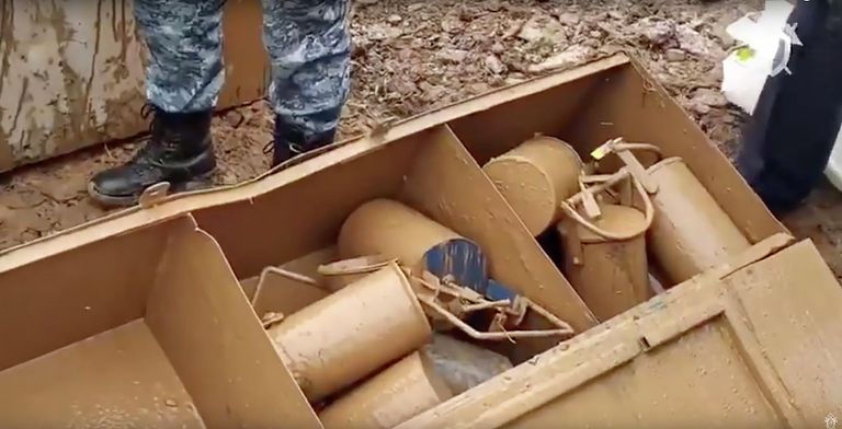 Вскрытие сейфа, найденного на месте прорыва дамбы в Красноярском крае Вскрытие сейфа, найденного на месте прорыва дамбы в Красноярском крае