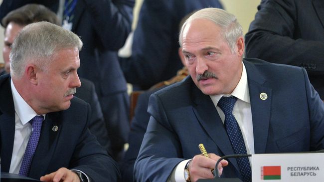 Государственный секретарь Совета безопасности Станислав Зась и президент Белоруссии Александр Лукашенко Государственный секретарь Совета безопасности Станислав Зась и президент Белоруссии Александр Лукашенко