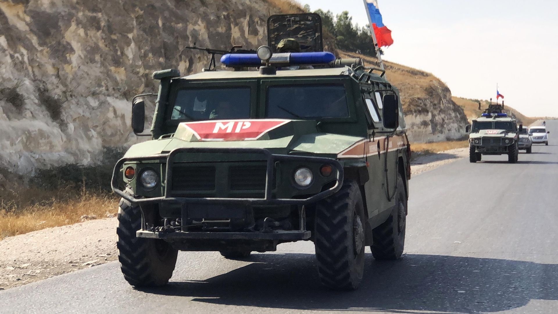 Бронеавтомобили военной полиции РФ на северо-востоке провинции Алеппо в Сирии - РИА Новости, 1920, 30.09.2020