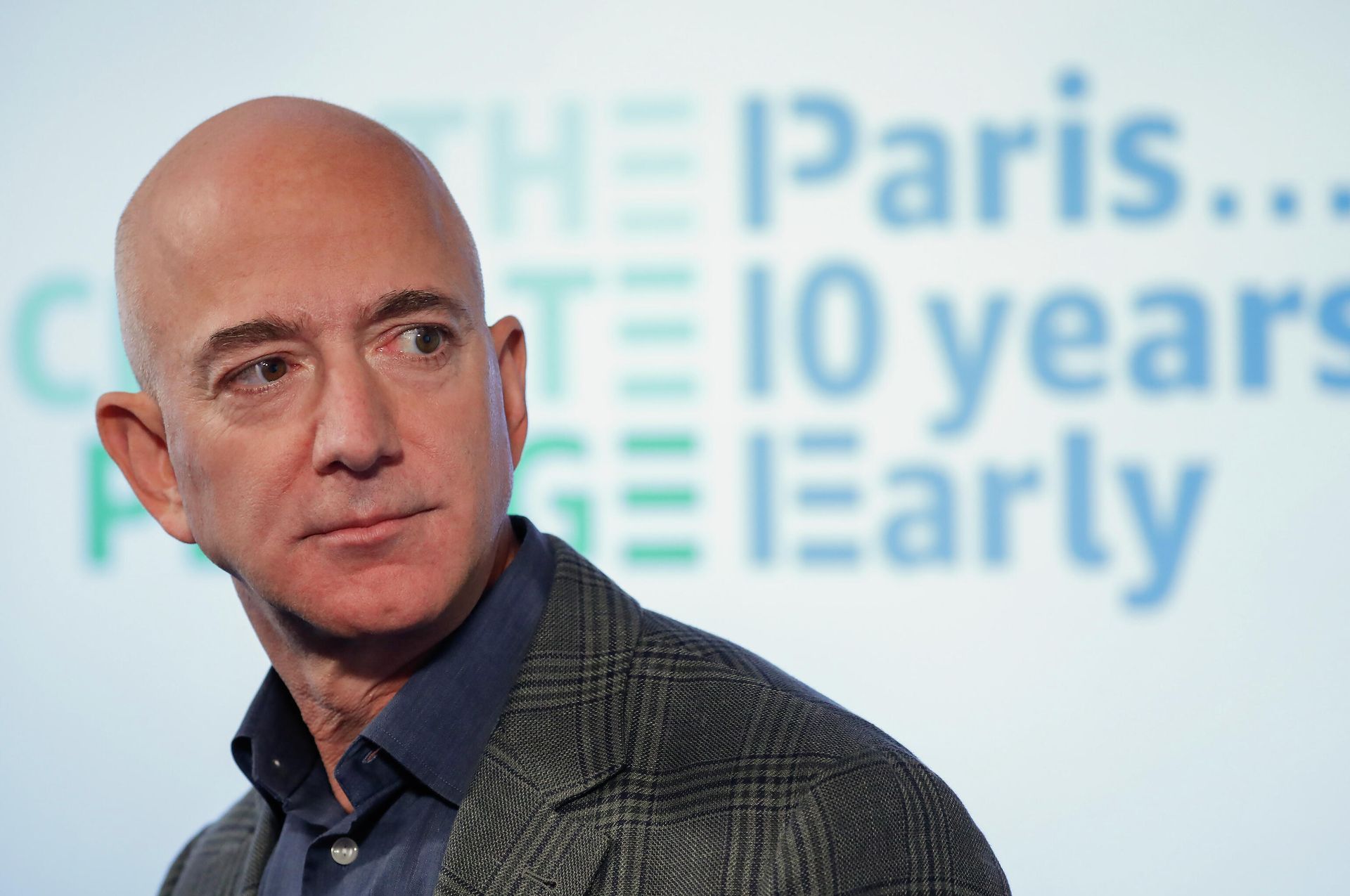 Генеральный директор Amazon Джефф Безос на пресс-конференции в пресс-клубе в Вашингтоне  - РИА Новости, 1920, 29.12.2025