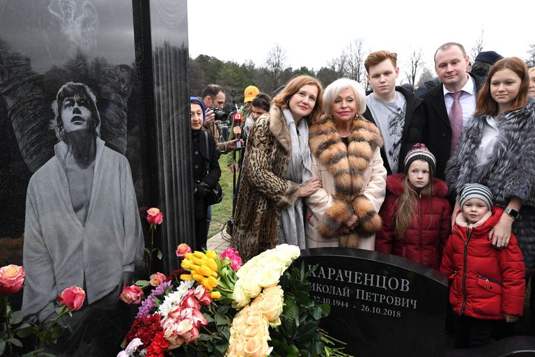 Открытие памятника Н. Караченцову Открытие памятника Н. Караченцову
