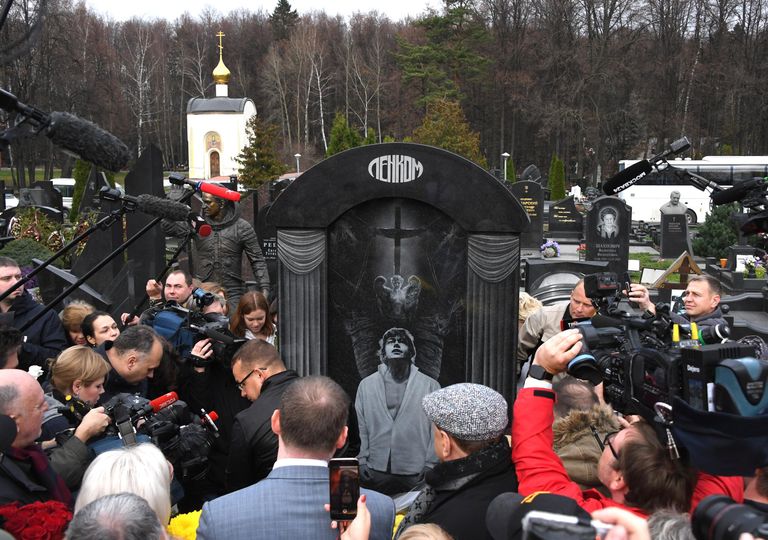 Открытие памятника Н. Караченцову Открытие памятника Н. Караченцову